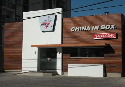 Painel de Fachada Comercial
