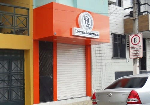 Placa fachada de loja
