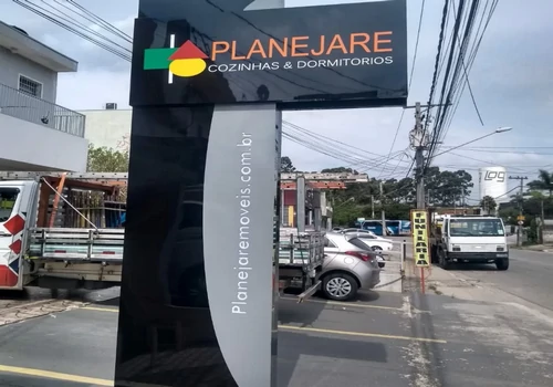 Totem Comercial